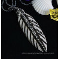 Hot Sale Leaf Fashion Bone Pendant with Rhinestone Caps